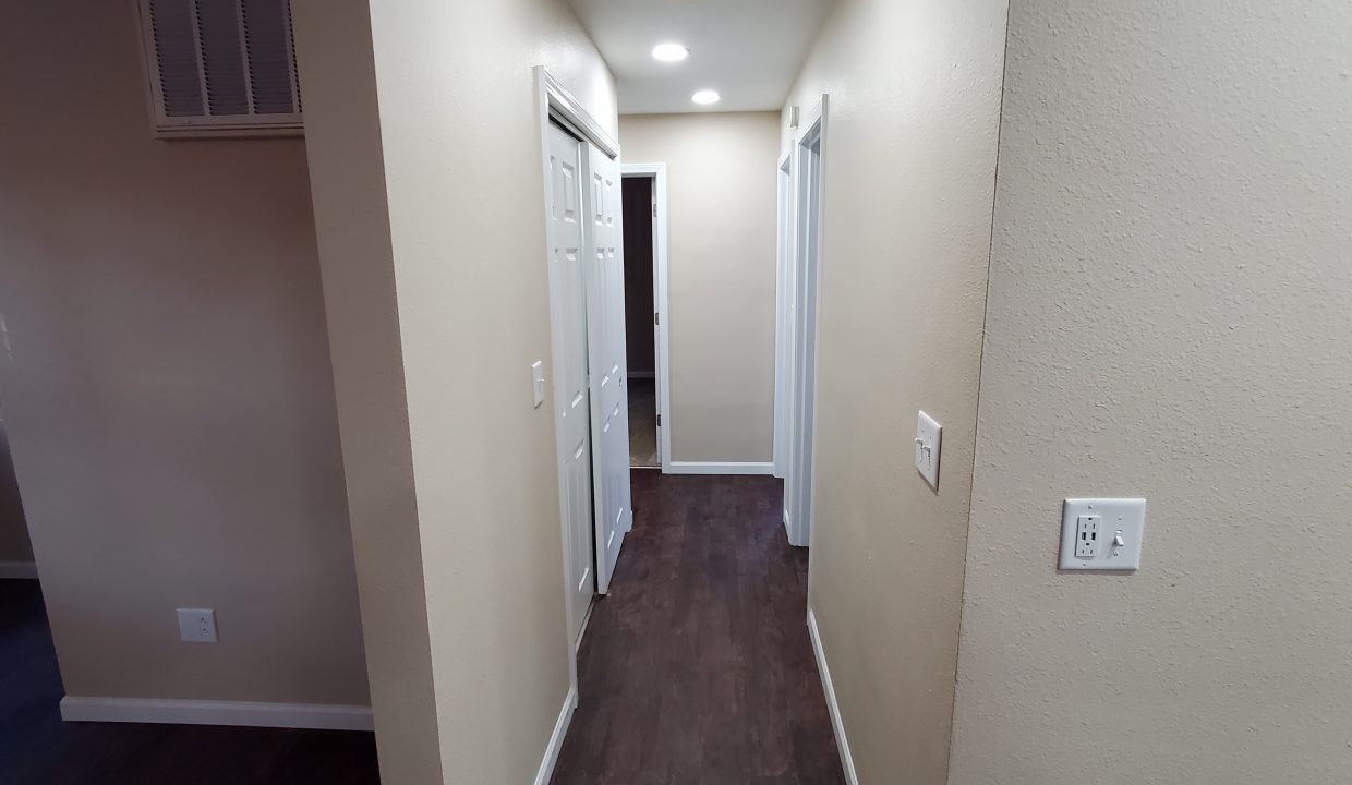 Duplex 3 Hallway